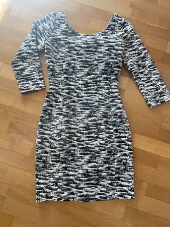 GUESS Kleid