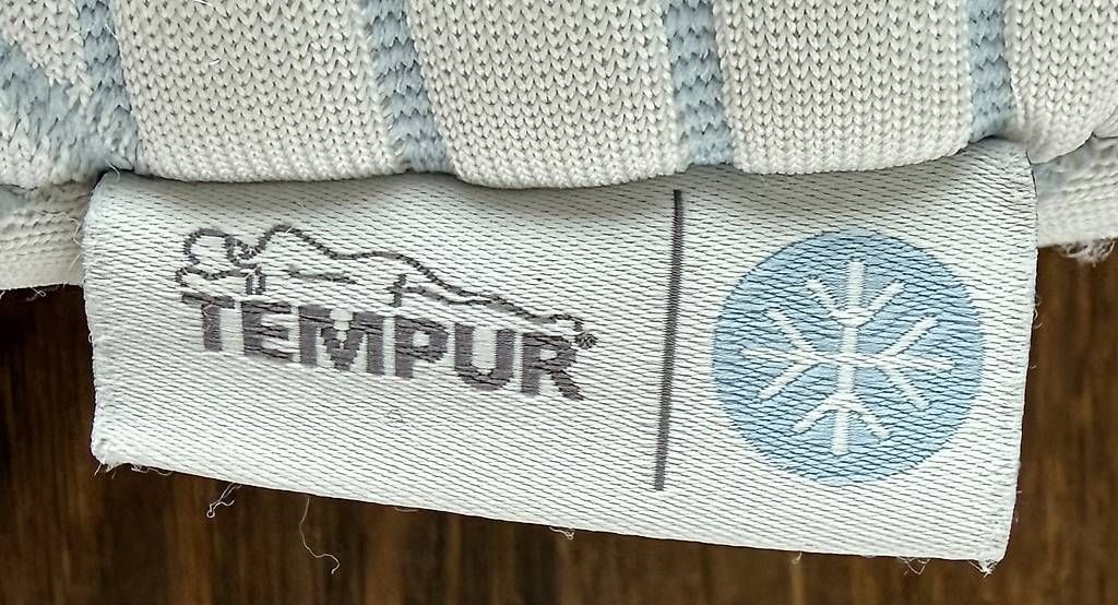 Tempur Cuscini: Tempur Shape SmartCool Schlafkissen M – Usato da Zürich venduto da TomTom2011 2