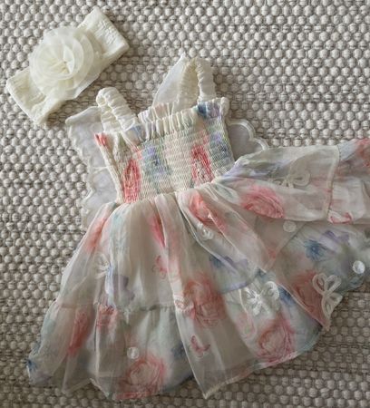 3 wunderschöne Babykleider in Größe 74 (6-9 Monate)
