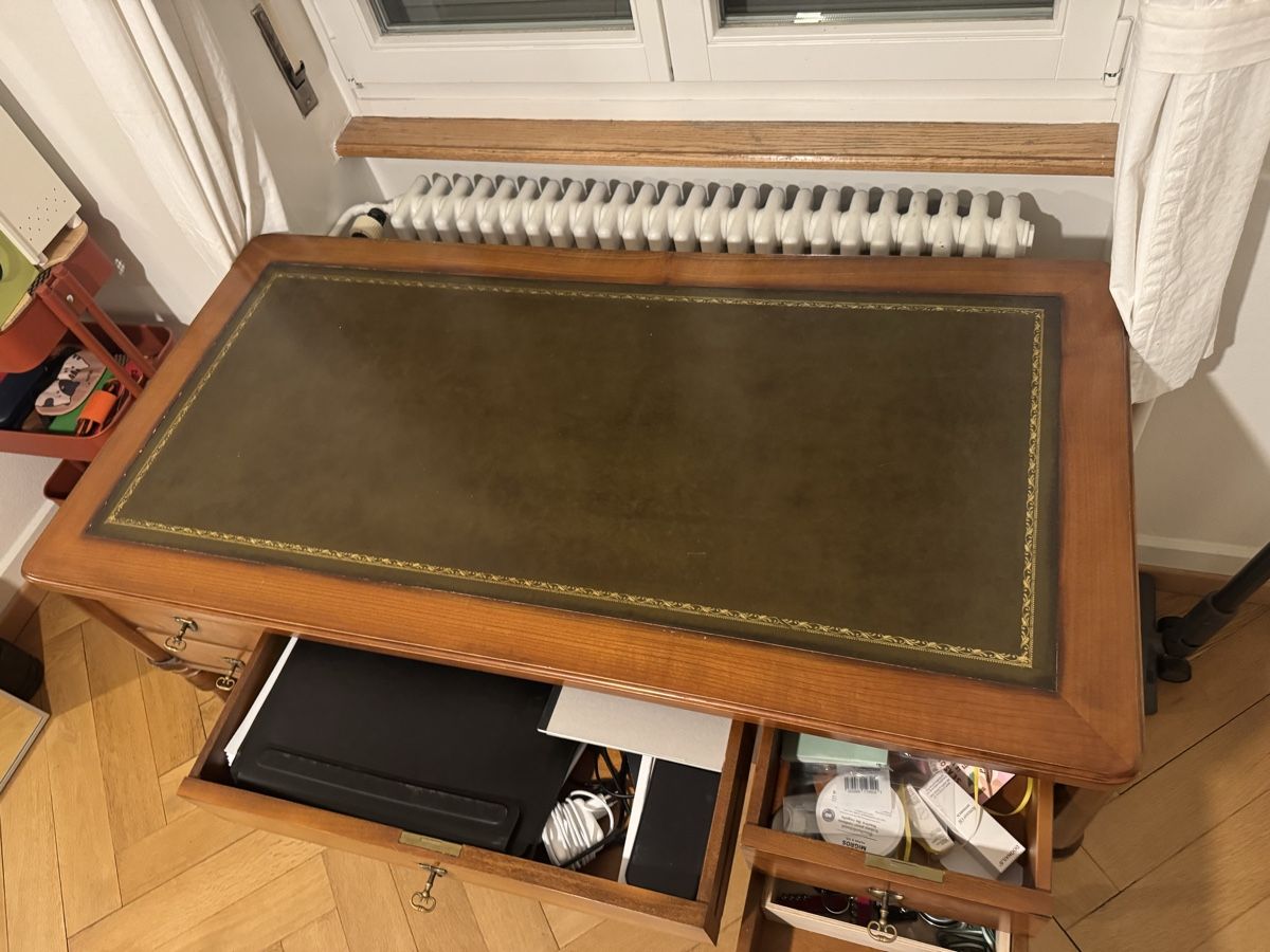 Schreibtische: Antiker Bürotisch – Gebraucht aus Basel von Lorenzo_Basel4055 2