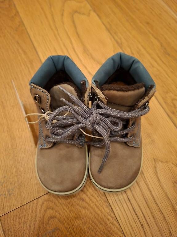 Scarpe per ragazzi: Chaussures taille 22 – Usato da Sierre venduto da noe_y7vf 1