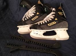 Vintage Bauer Supreme 4000 Skates