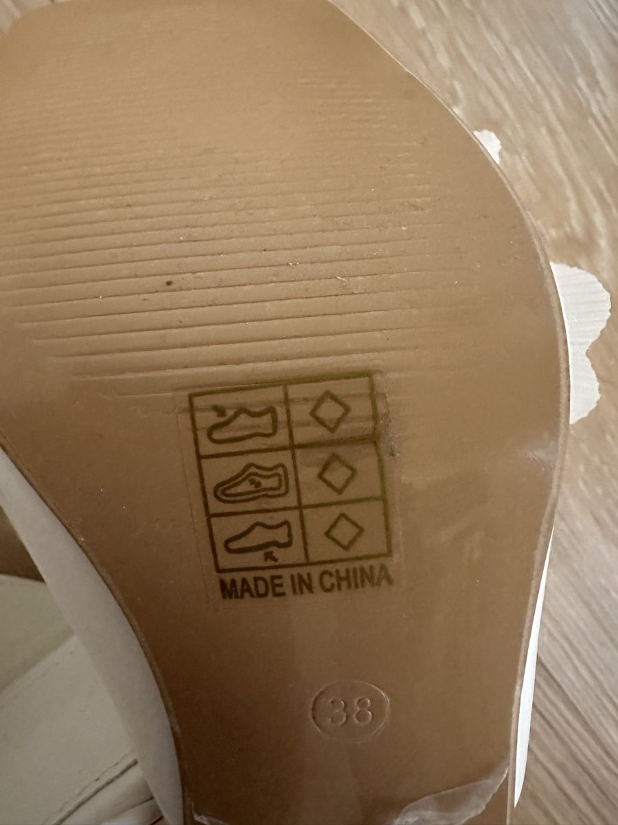 Damenschuhe: Damen Sommerzeit Schuhe Grösse 38 – Neu (gemäss Beschreibung) aus Basel von Ivana_4 7