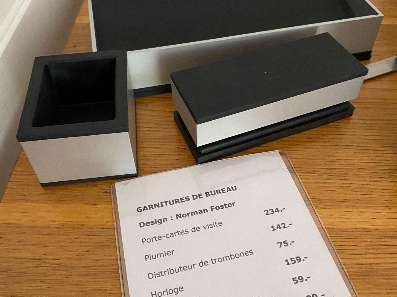 Alle Werkzeuge: Garnitures de bureau Norman Foster – Gebraucht aus Roche VD von luc_jwm5 2