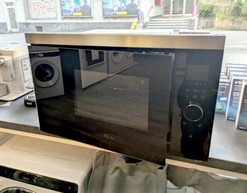 AEG Elettrodomestici da cucina: AEG Mikrowelle Neu MW17BEMGM – Nuovo (secondo la descrizione) da Hintermoos venduto da Sasch4 4