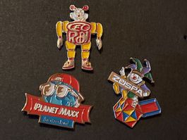 Pins Divers