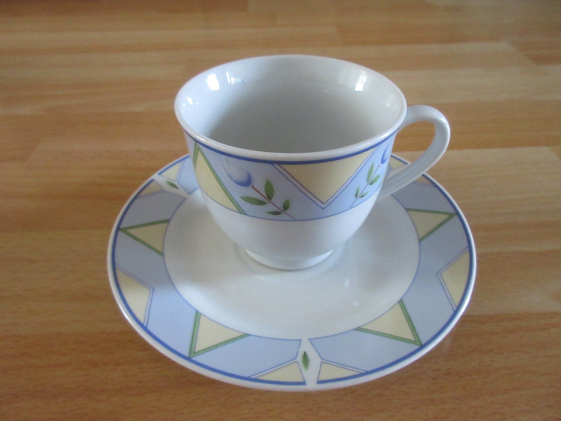 Set di piatti: Kaffeeservice 18 teilig – Usato da Kaisten venduto da renault015 1