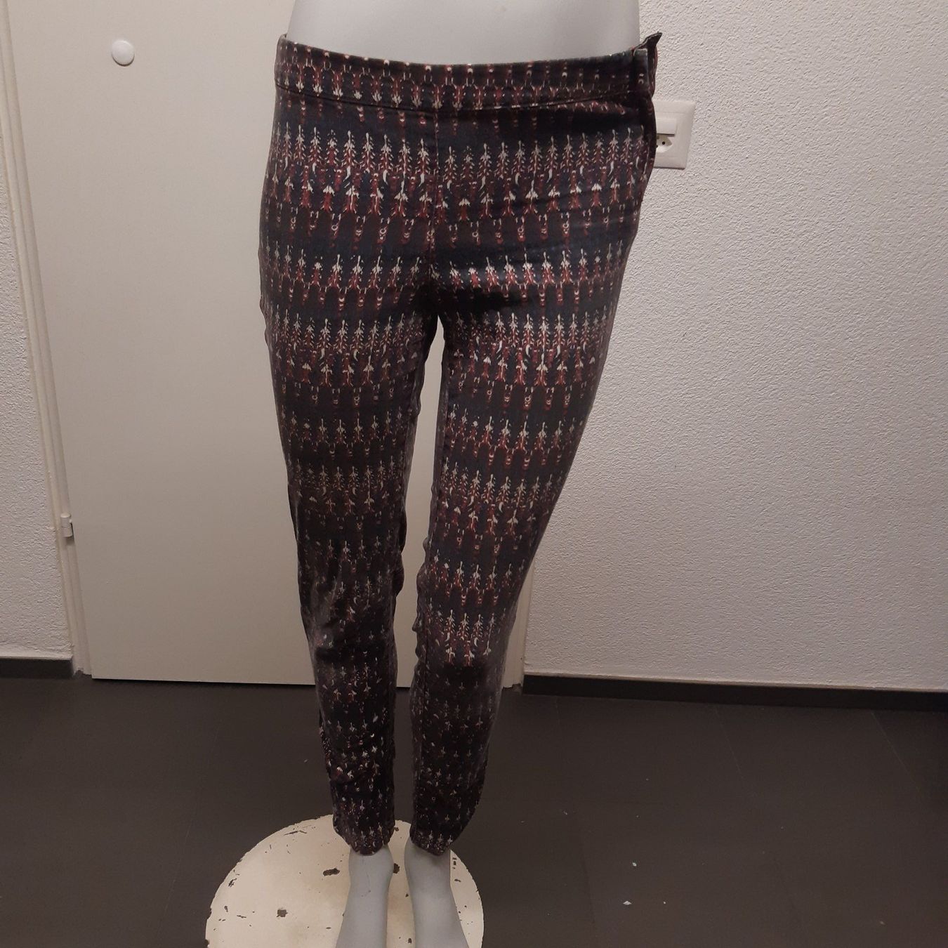 Jeans: Winter Leggings mit Muster, Grösse 34 – Usato da Horgen venduto da Amanda30