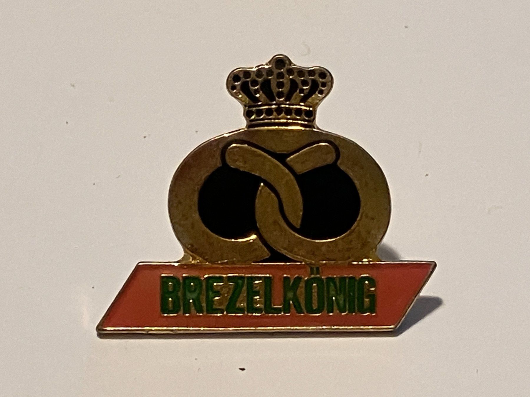 Placchette & Badge: 1 Pin Brezelkönig – Usato da Basel venduto da djwwpp
