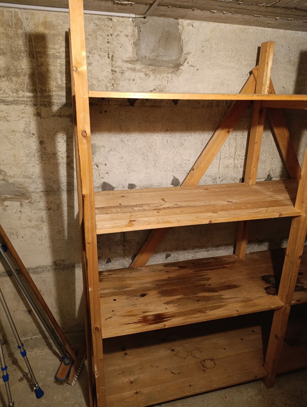 Regale: Massives Holzregal – Gebraucht aus Wittenbach von tho_7jhr 1