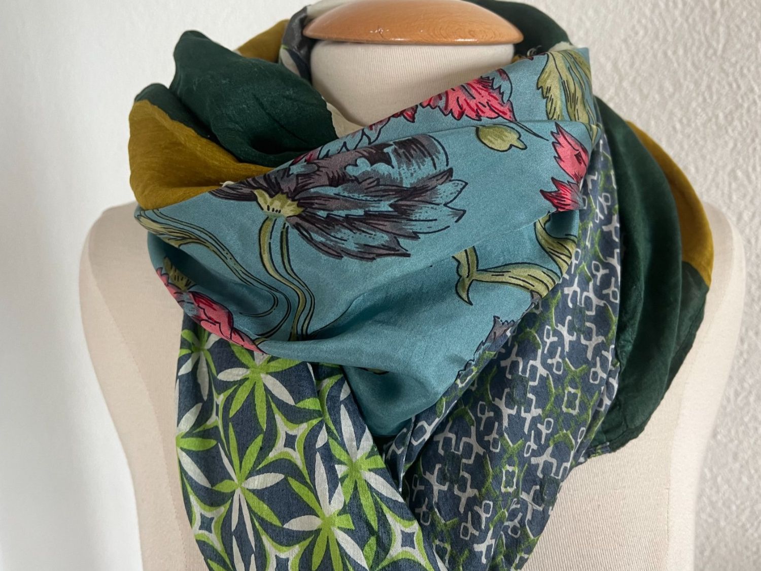 Foulards & écharpes: ahmaddi Seidenschal, Schal – D'occasion à Worb par farben20zauber