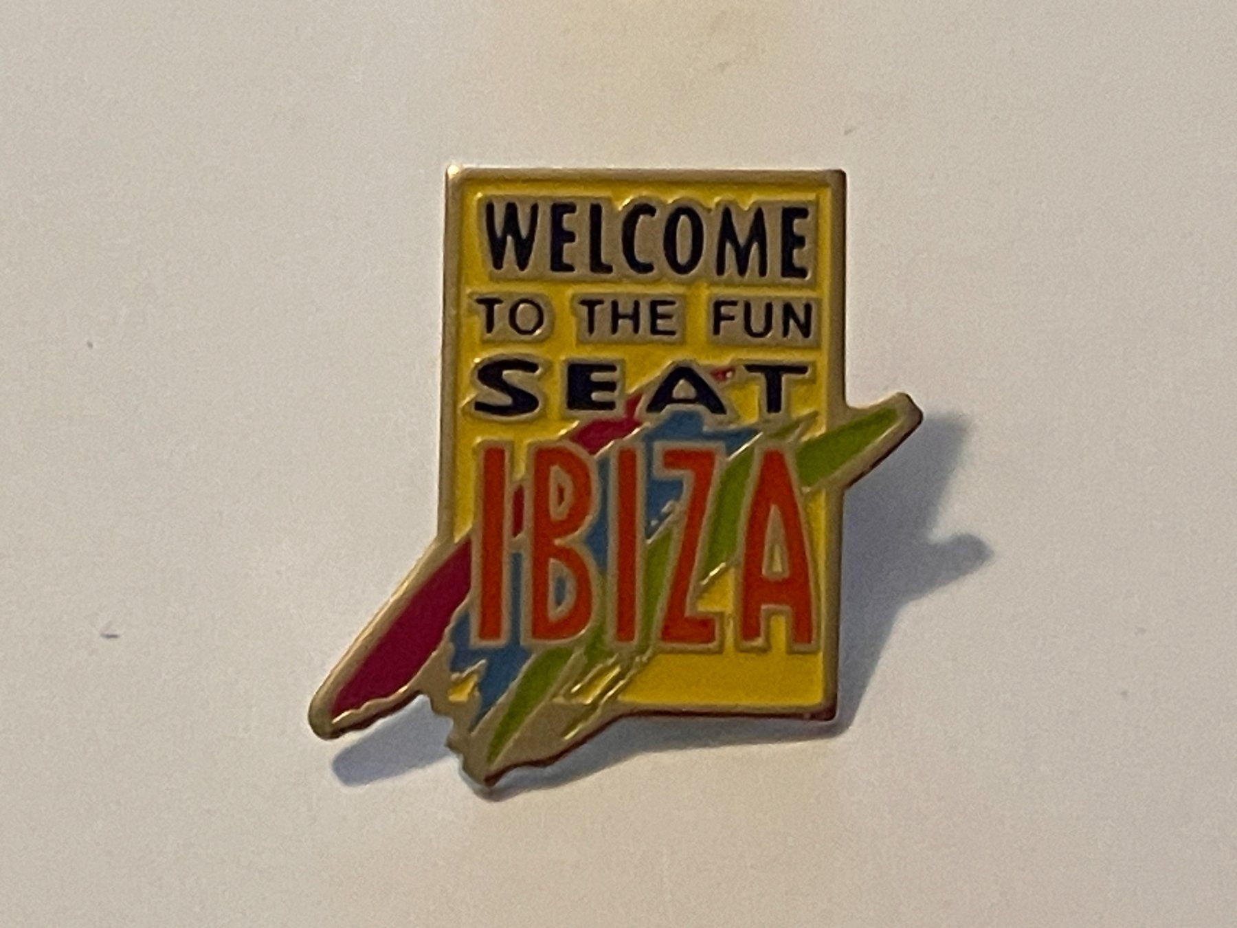 Plaquettes & Badges: 1 Pin Seat Ibiza – D'occasion à Basel par djwwpp