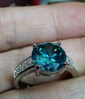 Bague avec zircons