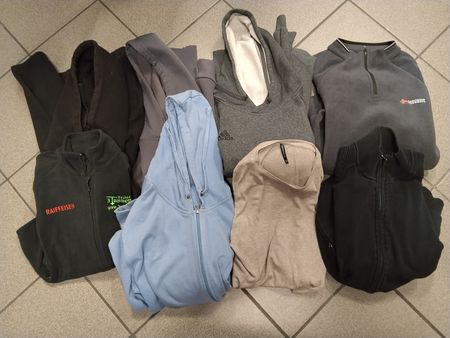 8x Hoodies und Pullover Adidas, Outdoor norway und andere 