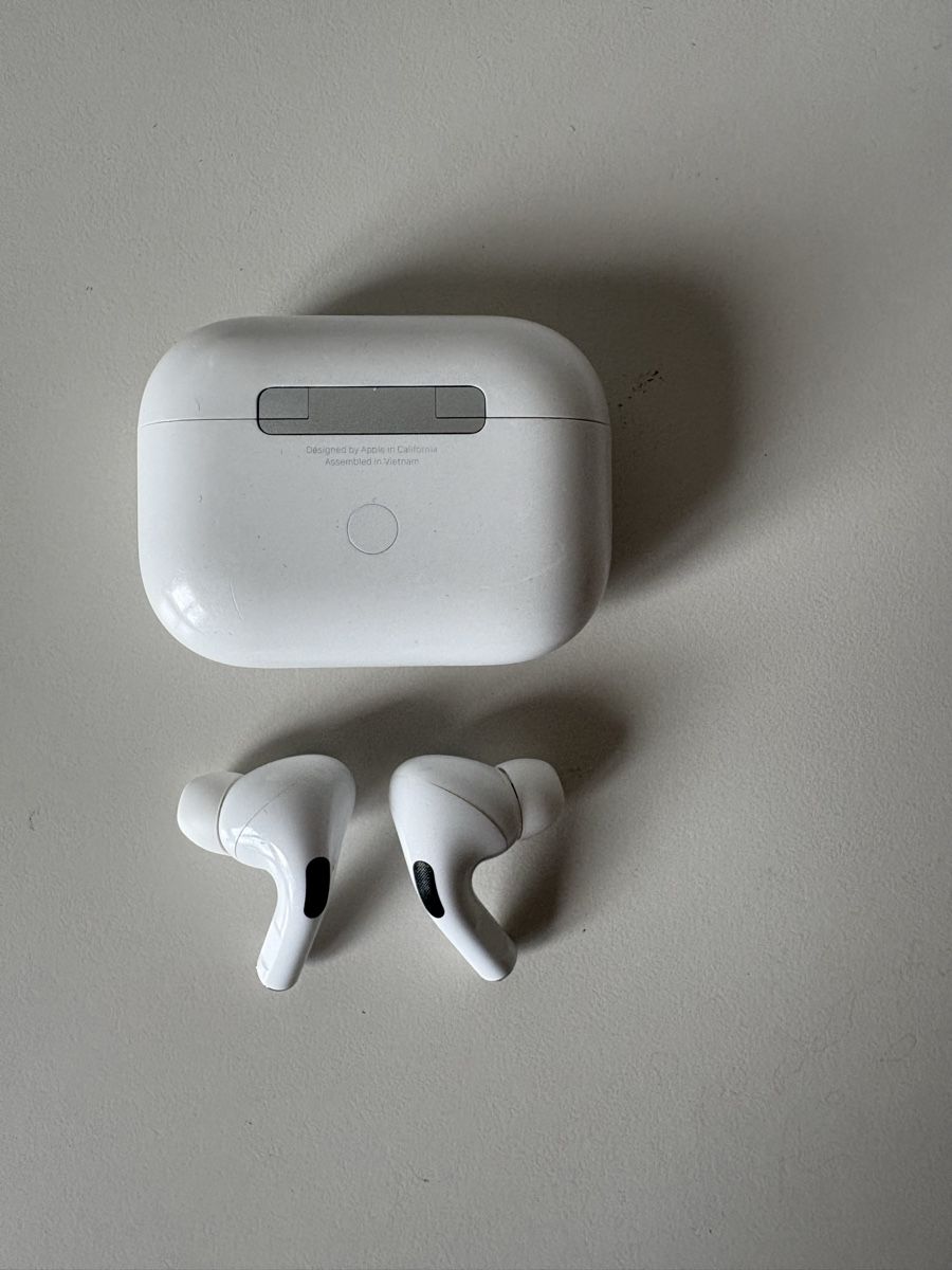 Apple Cuffie: Air pods Pro, Apple – Usato da Reconvilier venduto da oliver008 2