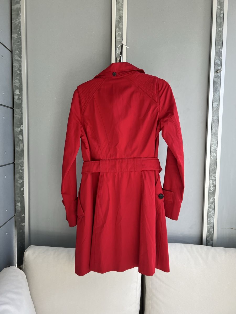 Cappotti: Roter Damen Trenchcoat, Grösse S/M – Usato da Zürich venduto da Mariesieger 2