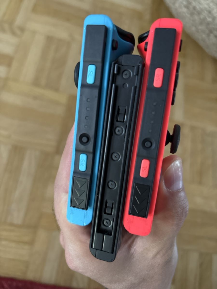 Nintendo Konsolen: Ab CHF 1.–Nintendo Switch Neon Rot/Blau + OVP + 2 Controller – Gebraucht aus Winterthur von fnk_ll2c 9