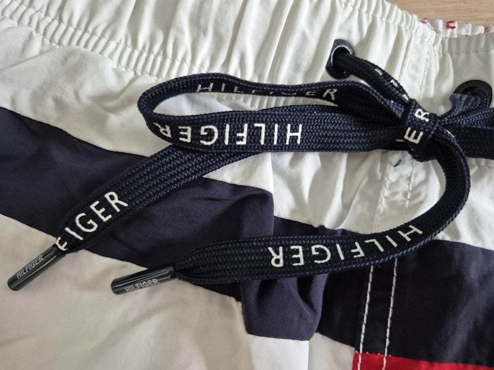 Tommy Hilfiger Hosen: Tommy Hilfiger Shorts/Badeshorts – Gebraucht aus Aeugst am Albis von miizli 1