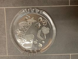 Glasplatte mit Käsesujet