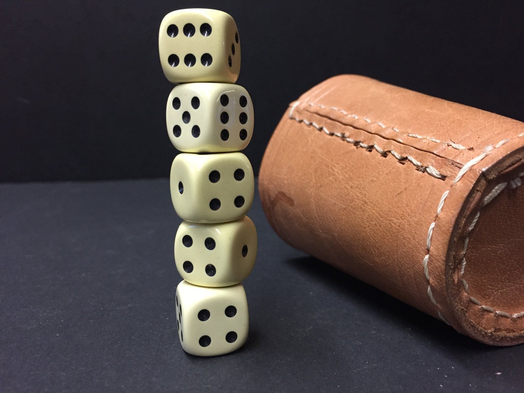 Giochi: Vintage 5 Bakelit Würfel – Usato da Schaffhausen venduto da vintageville 9