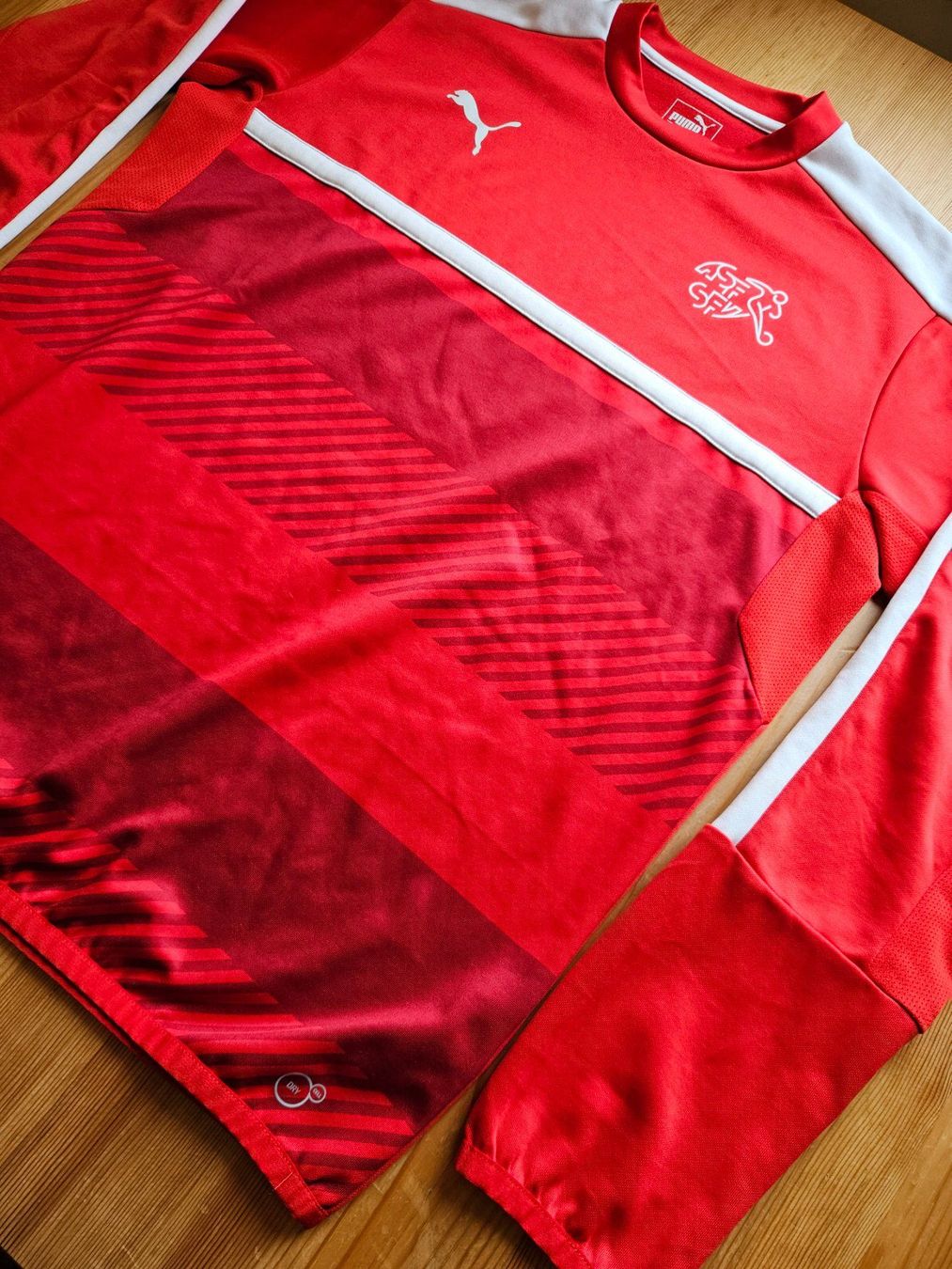 Puma Canottiere & Pantaloni: Trainingsoberteil Schweiz Puma Gr. L Fussball Pullover – Usato da Hägglingen venduto da United-Village-Trade 2