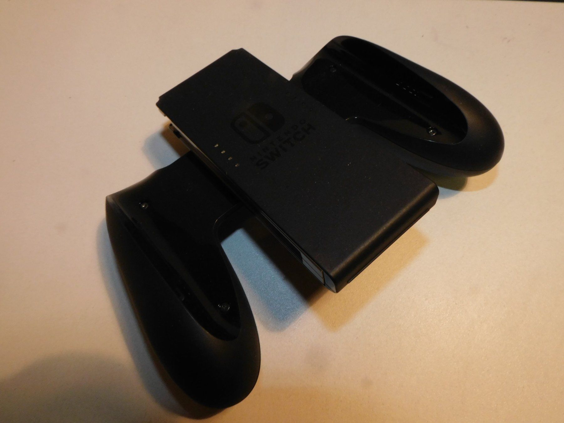 Dockingstation: Nintendo Switch Joy-Con Halterung mit Docking Station – Gebraucht aus Sursee von 76 1
