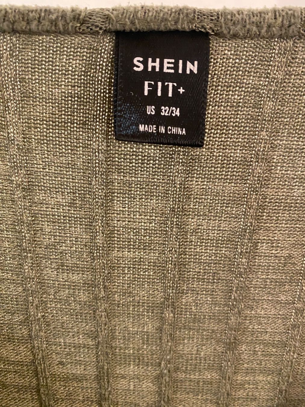 Shein Vestiti: Kleid langarm mit V-Ausschnitt oliv Gr. 56 / 58 / 60 – Usato da Pratteln venduto da a23_j2gs 9