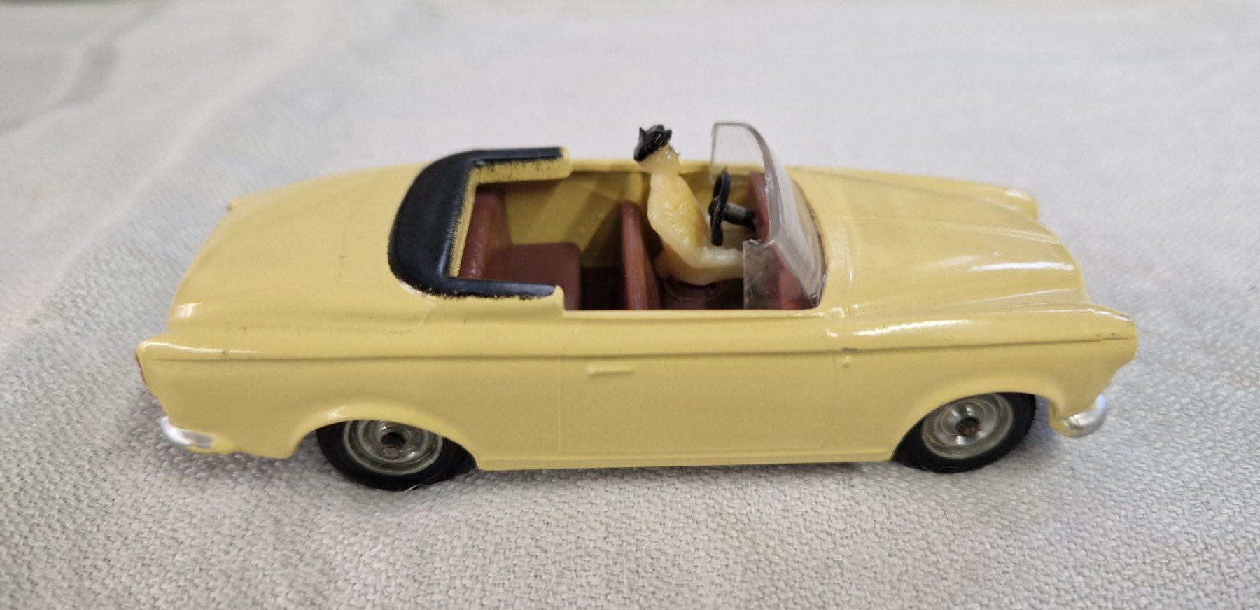 Peugeot Modellini d'auto: VEREM PEUGEOT 403 ,1/43 CABRIOLETT – Usato da Bilten venduto da Mic2022 2