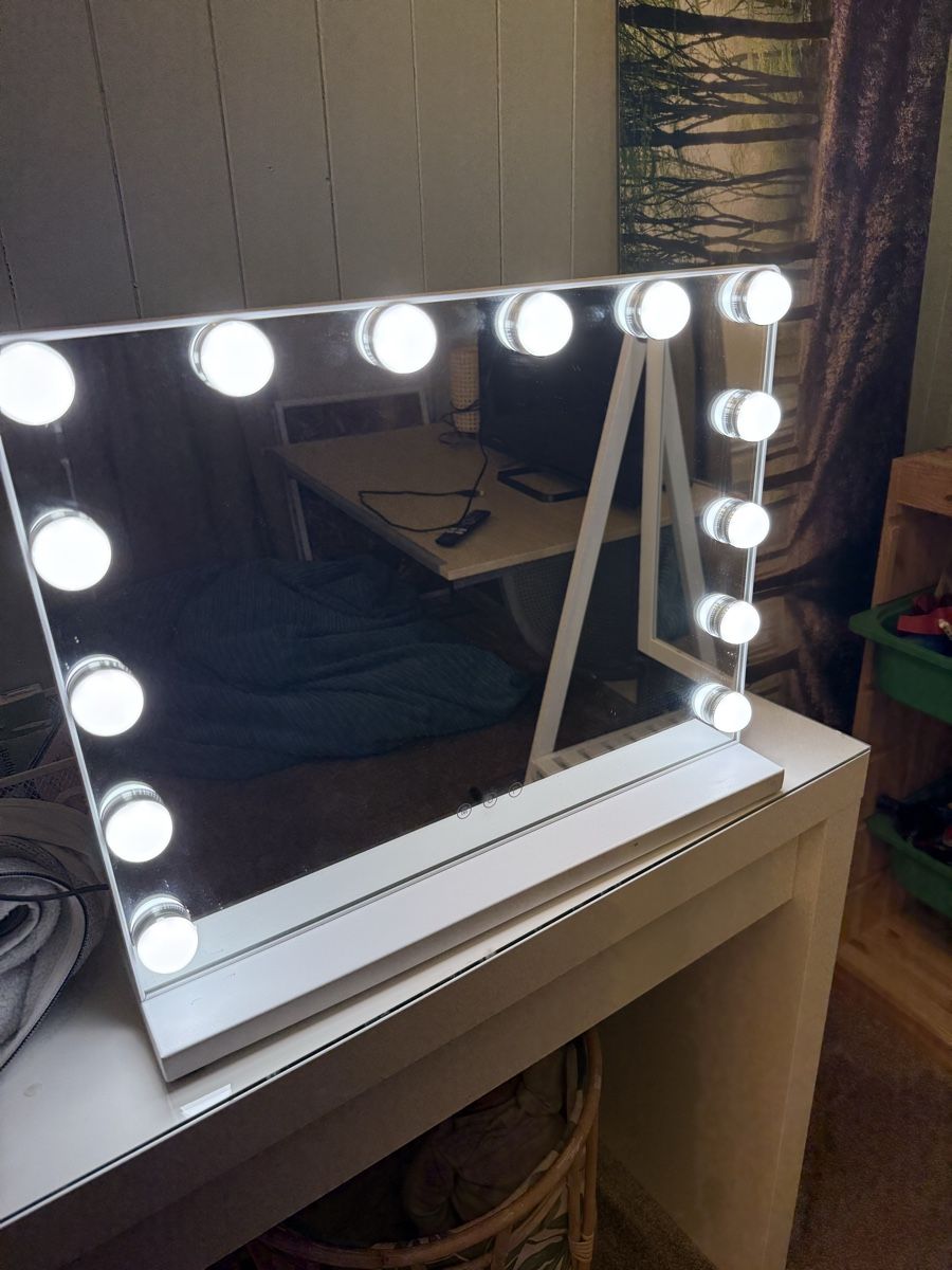 Specchi: Make-up Spiegel mit LED Lichtern, Weiss – Usato da Zürich venduto da Kugellipo 1