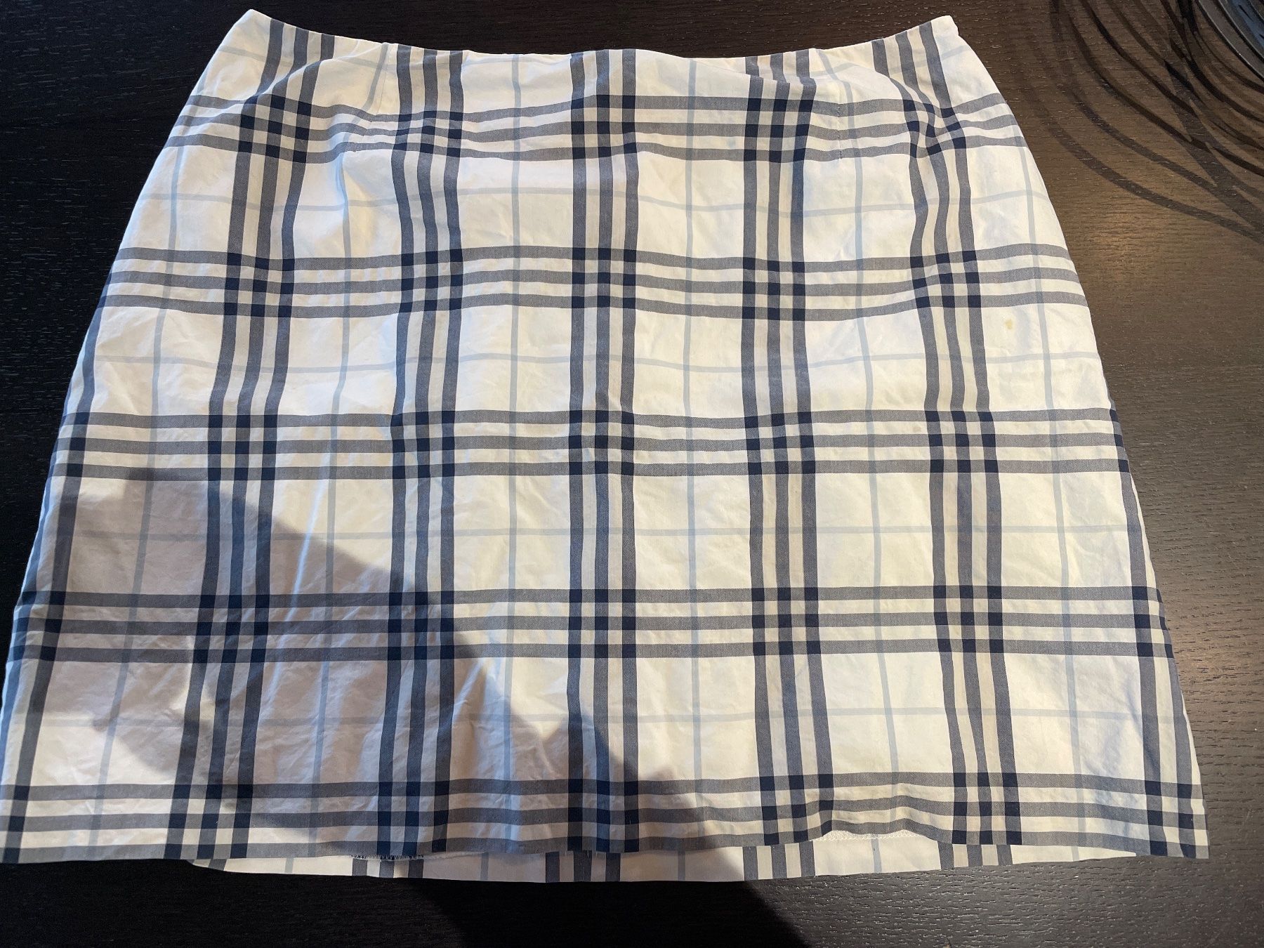 Burberry Gonne: Jupe Burberry blanche taille uk12 – Usato da Gy venduto da ros_h98s