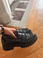 Mocassins Bugatti noirs vernis à semelle chunky  femme