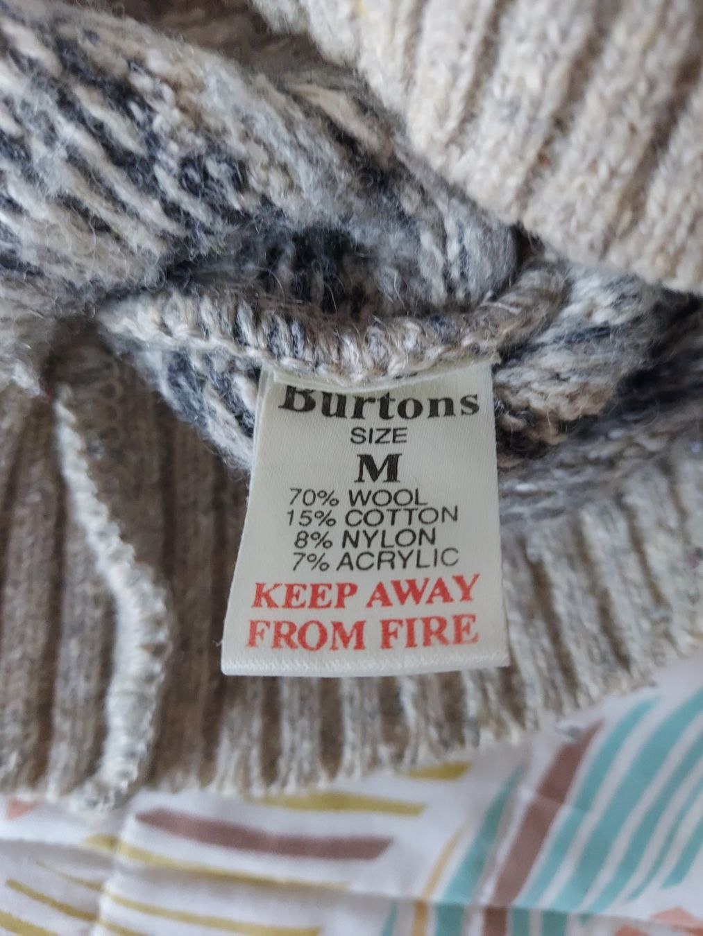 Maglioni & Felpe: warmer Pullover M aus Wolle – Usato da Zeiningen venduto da elcanaja 1