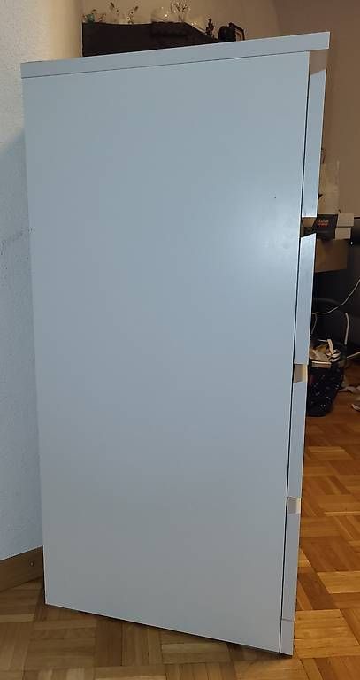Cassettiere: Kommode mit 4 schubladen (MALM von Ikea) – Usato da Zürich venduto da maj_9mn5