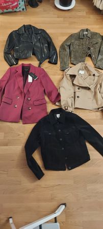Trendige Jacken-Sammlung für den Herbst/Winter, div. Marken