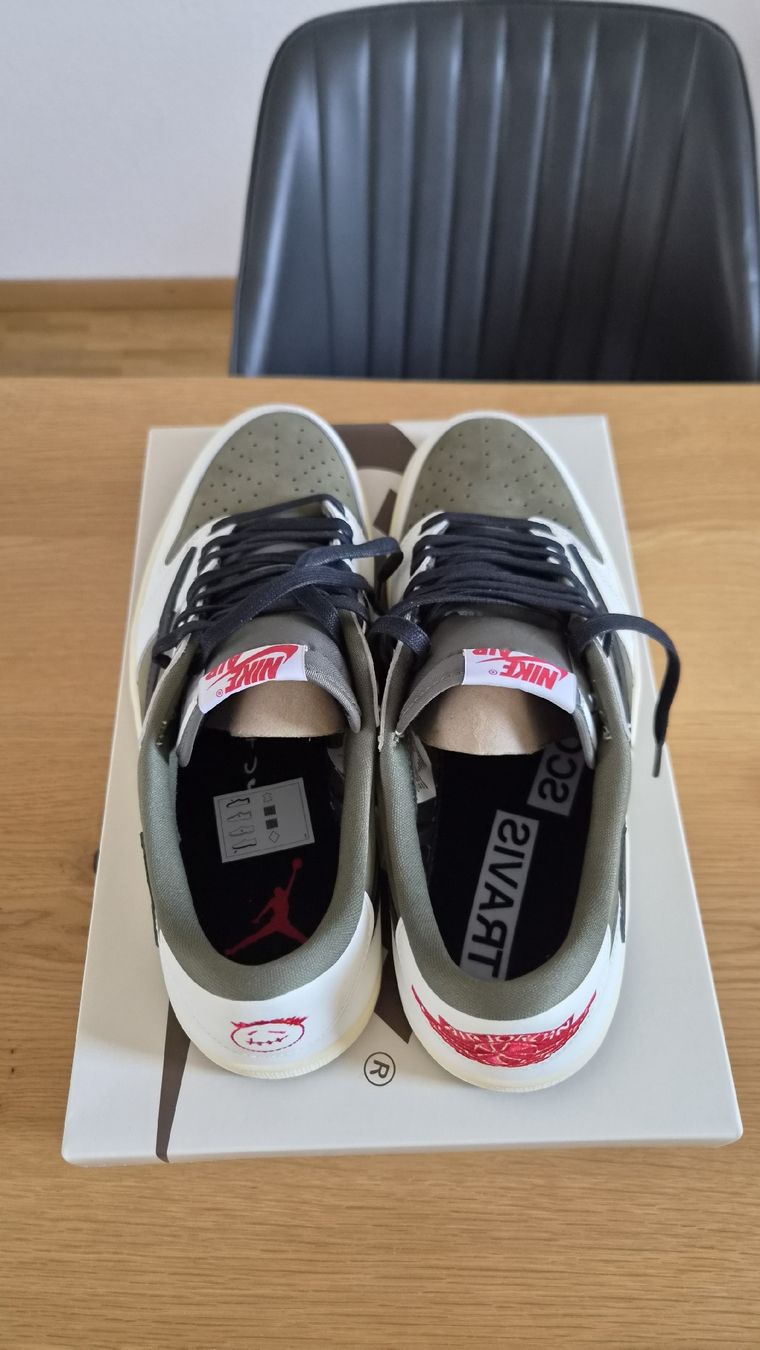 Nike Scarpe da uomo: Travis Scott Nike Jordan 1 Low OG Medium Olive – Nuovo e nell'imballaggio originale da Frauenfeld venduto da mas1750 3