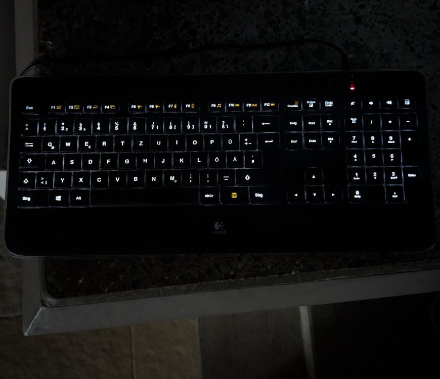 Logitech K800 Wireless Illuminated Keyboard (Gebraucht) in Geroldswil ...