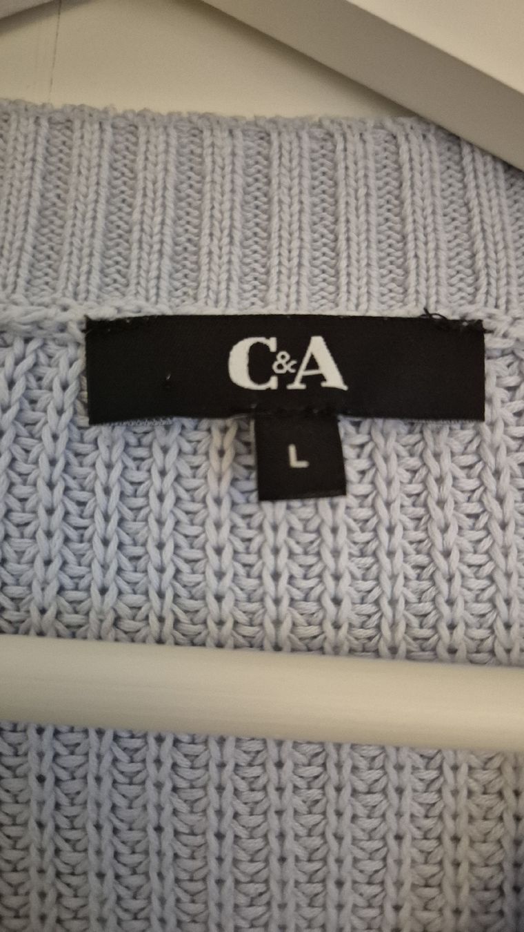 C&A Pullover & Sweatshirts: C&A Strickpullover in Hellblau, Grösse L – Gebraucht aus St. Gallen von justmeeee 1