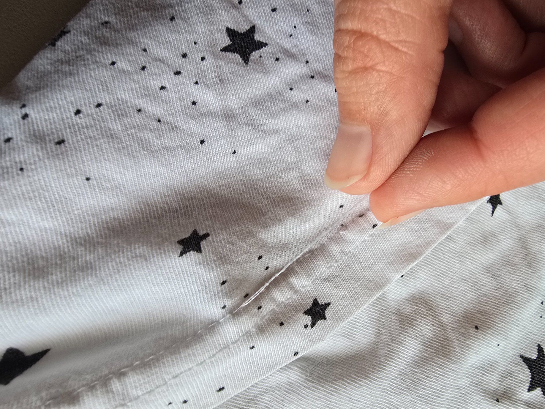 Pyjamas: Pyjama Sterne Grösse 122/128 – D'occasion à Büttikon AG par Amineah 4