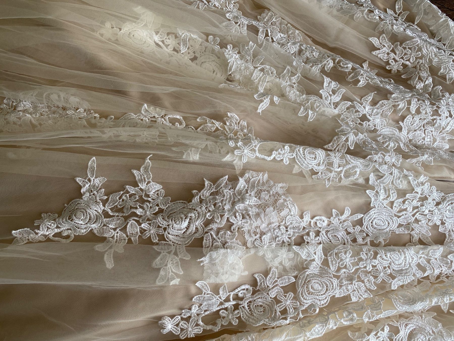 Vestiti: Hochzeitskleid champagne Princess effektive Gr. 46 – Usato da Wolfwil venduto da Piccola87 7