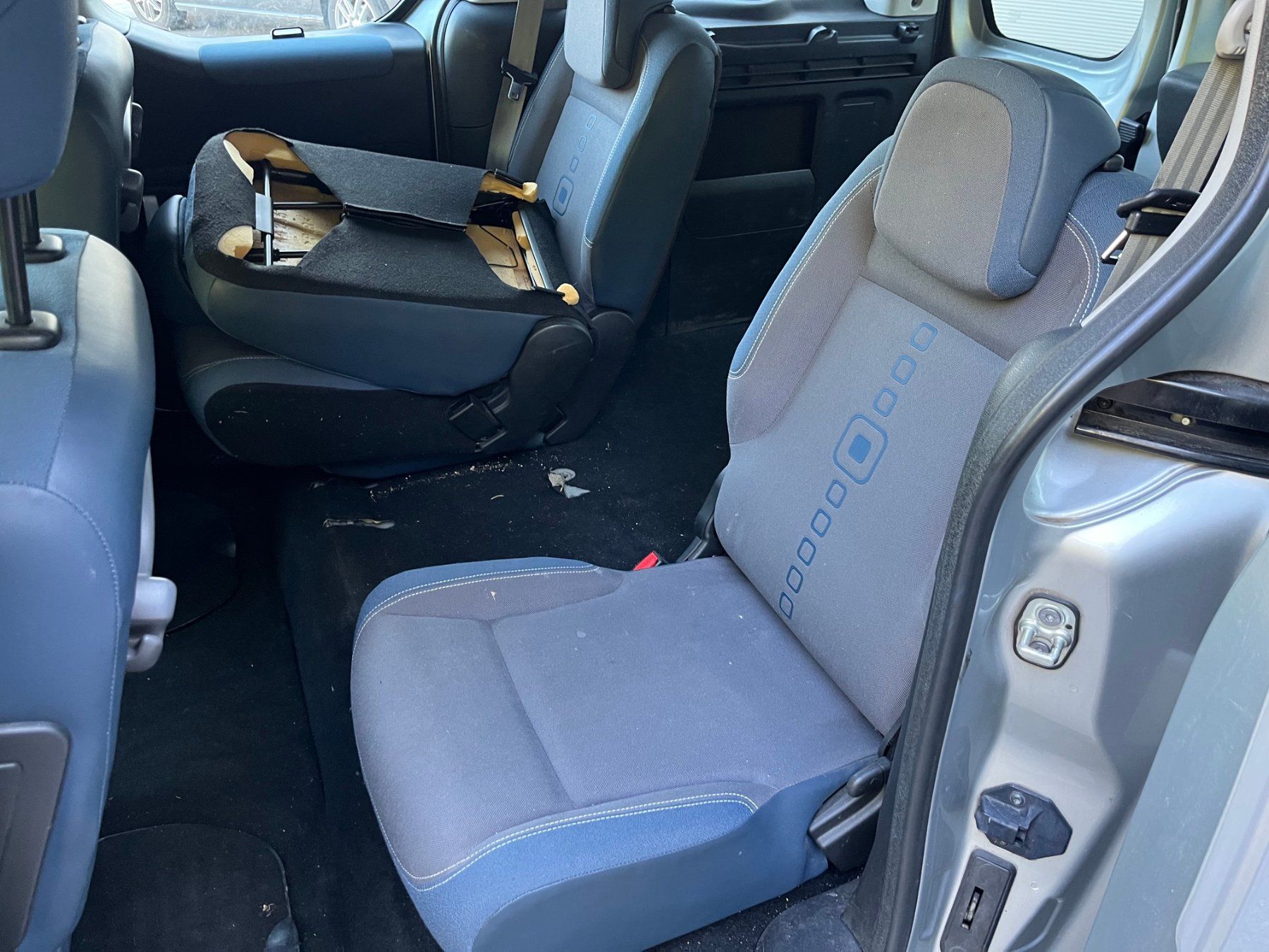 Citroën Automobili: Citroen Berlingo 1.6 HDi – Usato da Büetigen venduto da toumes 5