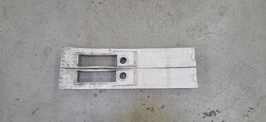 BMW Tutti pezzi di ricambio auto: Renfort de pare-choc avant BMW M3 e30 – Usato da Apples venduto da mistral28 1