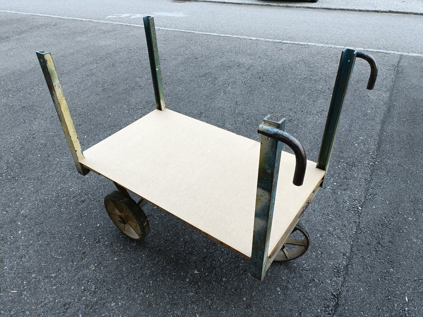 Tutti gli attrezzi: Materialwagen – Usato da Kerns venduto da Frewa