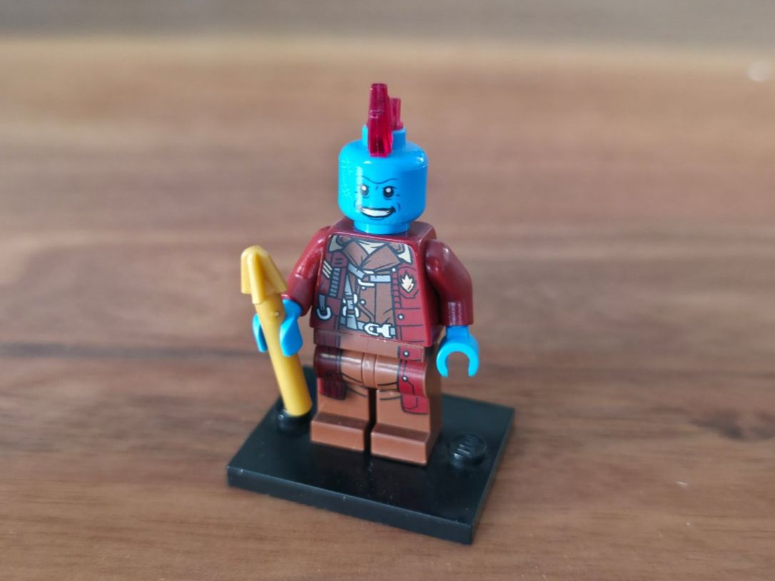 Lego Statuette: Lego Marvel Minifigur Yondu Udonta – Usato da Laufen venduto da elias39