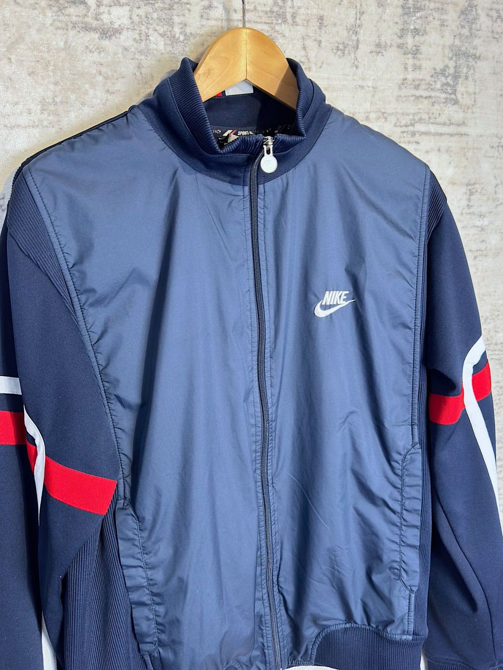 Nike Giacche: VINTAGE 90s NIKE TRACKSUIT TOP SZ: M – Usato da Cortaillod venduto da Stay_Alive_vintage 2