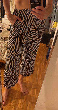Hosen mit Zebra Muster Grösse M neuwertig