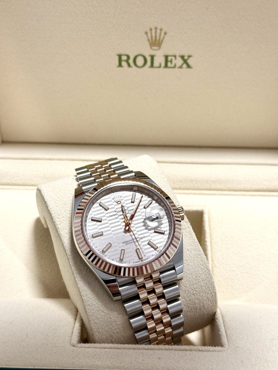 Rolex Uhren: Rolex Datejust 41mm Bicolor Motif Dial Ref: 126331 - 2023  – Gebraucht aus Münchenstein von rehmantimepiece