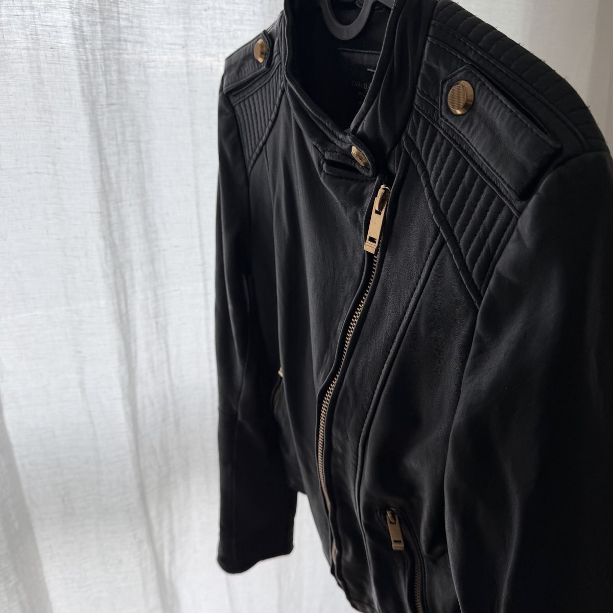 Zara Jacken: Biker Lederjacke – Gebraucht aus Beromünster von cosmopolitan68 1