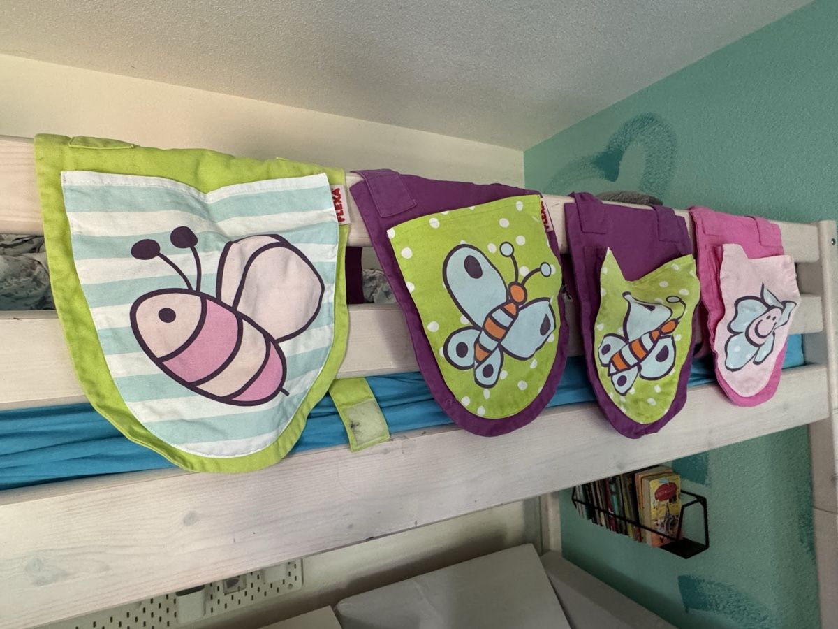 Betten: FLEXA Hochbett mit Schreibtisch & Schlafsofa – Gebraucht aus Geroldswil von Singha4 5