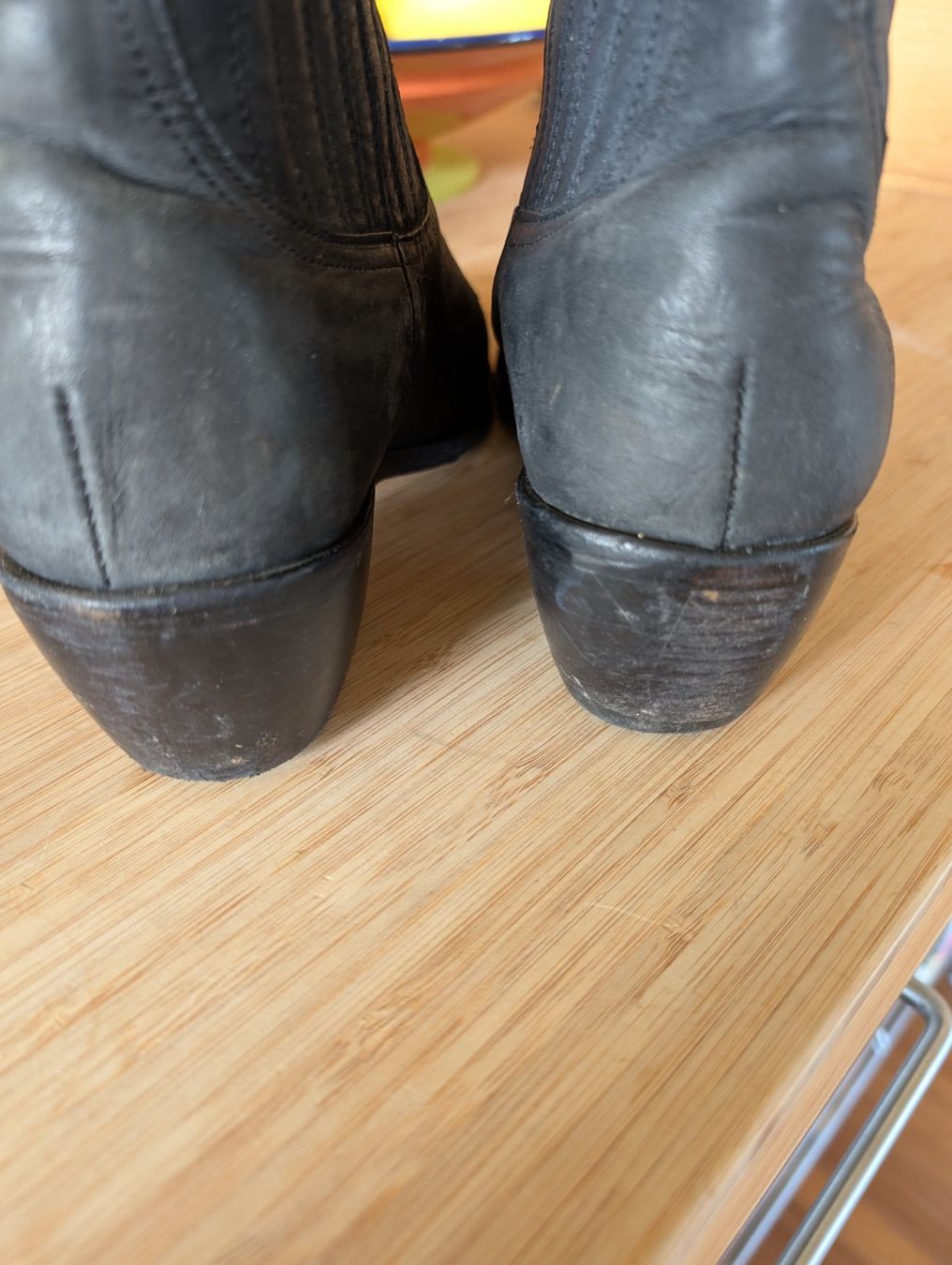 Scarpe da donna: Schwarze Leder Westernstiefeletten, Gr. 40 – Usato da Dussnang venduto da khulamahula 3