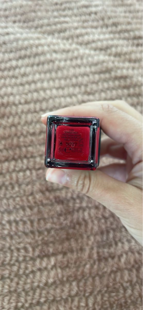 Gucci Smalto per unghie: Vernis à ongles Gucci comme neuf – Nuovo (secondo la descrizione) da Bursinel venduto da mel_8c62 2